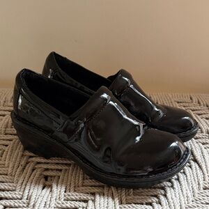 BOC Born Black Patent Clog Shoes Women's 6